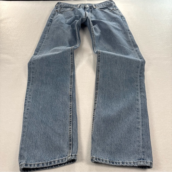 Y2K ‘07 Levi's 505 Straight Fit Jeans 32x34 Light Wash 100% Cotton Grunge Skater - Picture 2 of 9